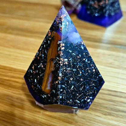 Teardrop dodecahedron pyramid